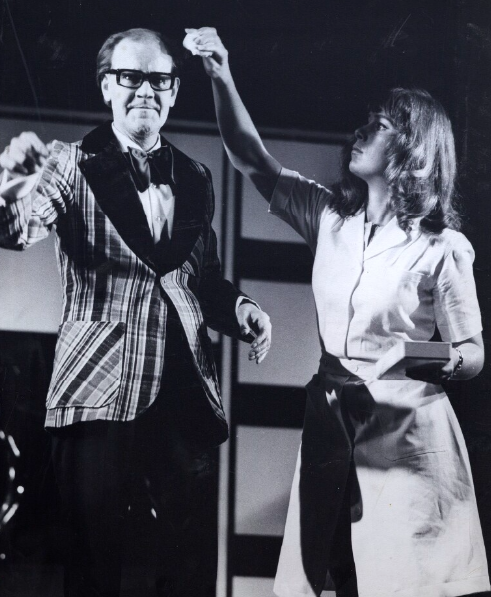 EN VEN AF FOLKET 72-73