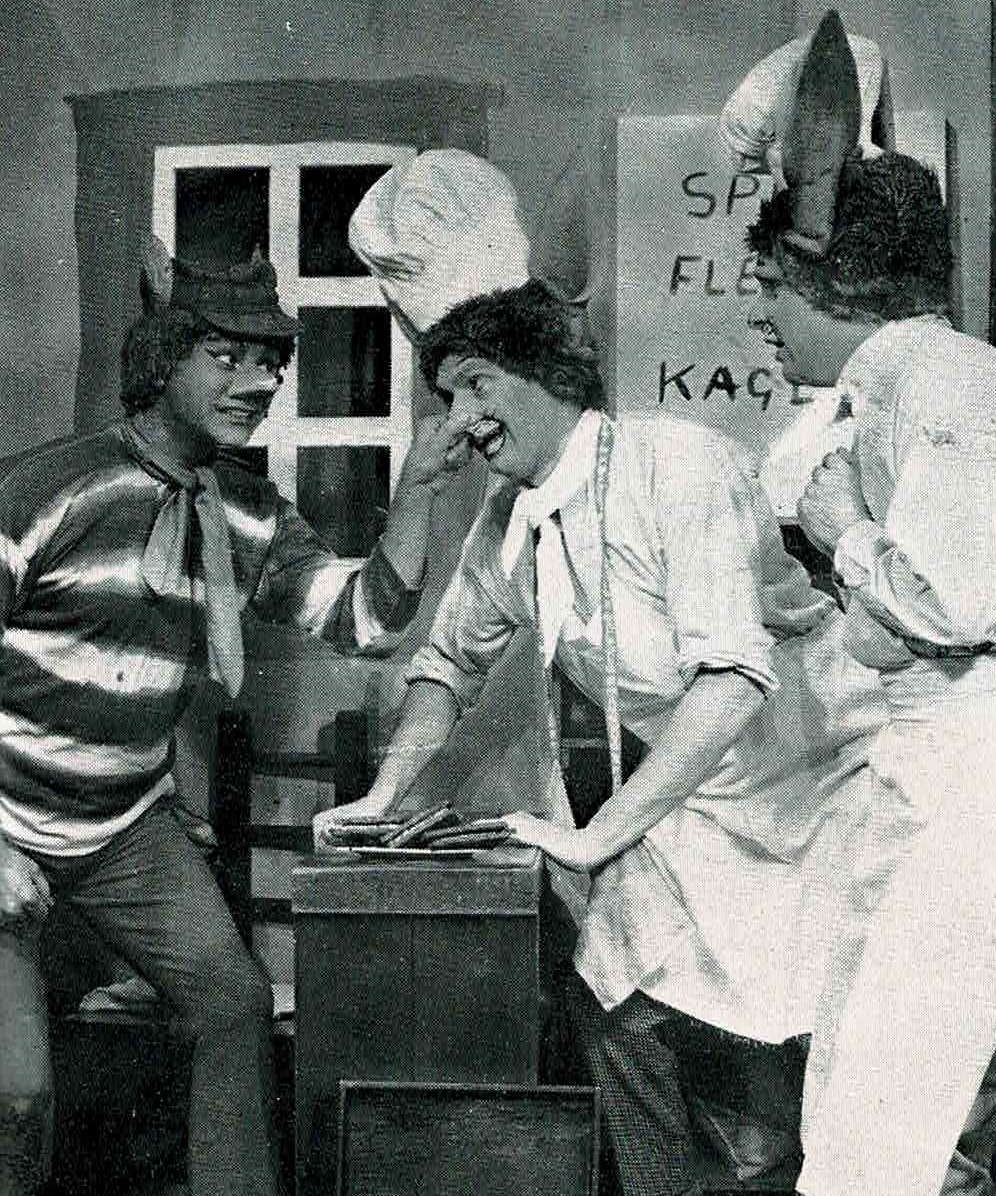 DYRENE I HAKKEBAKKESKOVEN 1967