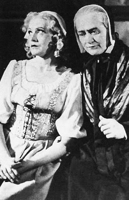 ELVERHØJ 1940 ANNA BORG OG BODIL IPSEN_edited