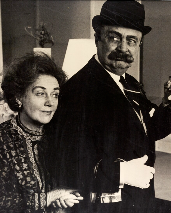 KOMEDIE I MØRKE 69-70